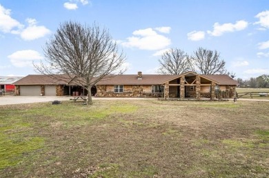 Lake Home For Sale in Okmulgee, Oklahoma