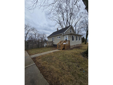 Detroit River Home Sale Pending in Lincoln Park Michigan