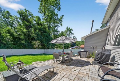 Experience the magic of lake living! Beautifully maintained home - photo 38