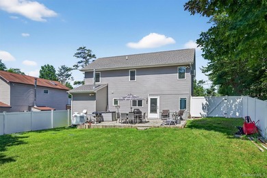 Experience the magic of lake living! Beautifully maintained home - photo 43
