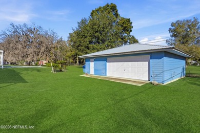 Welcome to this custom built and well loved brick pool home on a - photo 43