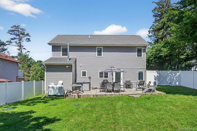 Experience the magic of lake living! Beautifully maintained home - photo 44