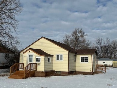 Yellowstone River Home For Sale in Sidney Montana