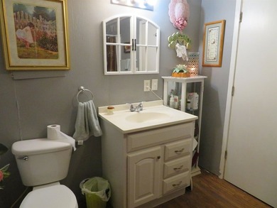 Clean and neat as a pin with Great curb appeal. This 2B/2B Home - photo 5