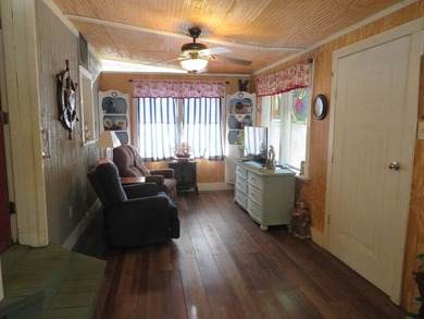 Clean and neat as a pin with Great curb appeal. This 2B/2B Home - photo 8