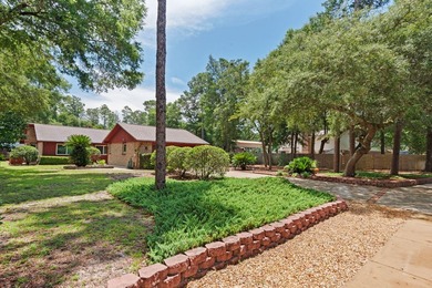 Ultimate Coastal Oasis: 4BR Home on Rare .553 Acre with Private - photo 6