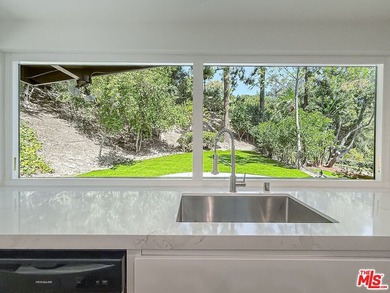 Welcome to 4117 Ellenita Avenue, a beautifully maintained - photo 11
