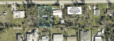 Large lot in this sleepy town of Bokeelia, part of the island - photo 1