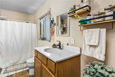 Spacious and unique 4-bedroom, 2-bath home in South San - photo 18