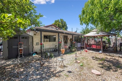 Spacious and unique 4-bedroom, 2-bath home in South San - photo 19