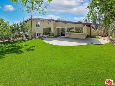 Welcome to 4117 Ellenita Avenue, a beautifully maintained - photo 25