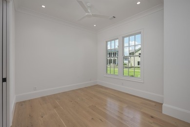 Beautifully crafted, new construction in process, lake-oriented - photo 26
