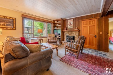 A rarely offered Lake Placid end unit condominium with 4 - photo 4