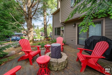 A rarely offered Lake Placid end unit condominium with 4 - photo 8