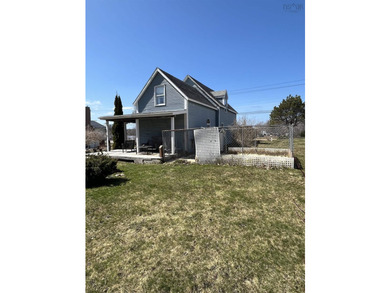 Welcome to 217 Waterloo Street. Perfectly situated in a central - photo 3