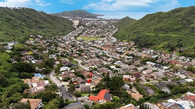 Nestled in a highly desirable Hawaii Kai neighborhood, this - photo 4