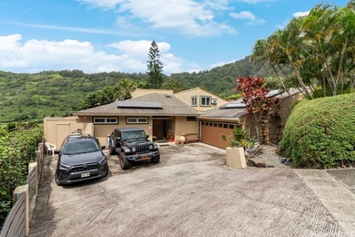 Nestled in a highly desirable Hawaii Kai neighborhood, this - photo 6