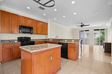 Welcome to 127 Greenwich Circle, a beautifully situated end-unit - photo 18