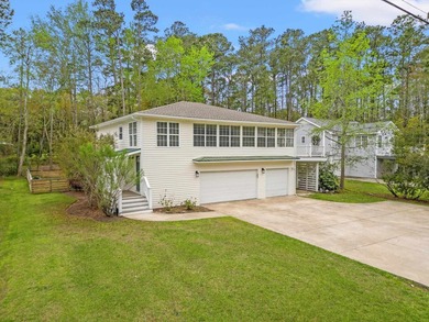 Tucked away in Hagley Estates, this unique 3-bedroom, 3-bath - photo 2