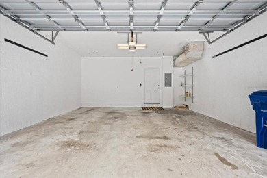 Welcome to 127 Greenwich Circle, a beautifully situated end-unit - photo 30