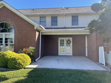 Come and look at this beautiful 3 bedroom, 2.5 bath townhome in - photo 2