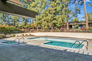 BACK ON THE MARKET - SPECTAULAR SINGLE LEVEL VILLA - located in - photo 42