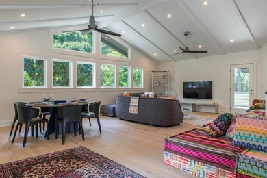 Some properties shout; this one whispers. Set discreetly behind - photo 7