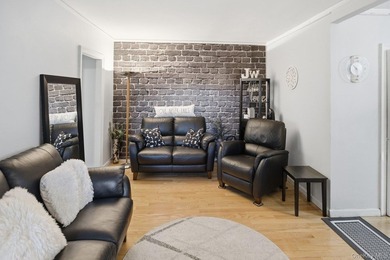 Step into this bright and inviting 1-bedroom, 1-bathroom home in - photo 5
