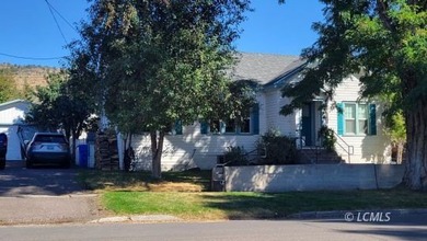 Goose Lake Home For Sale in Lakeview Oregon