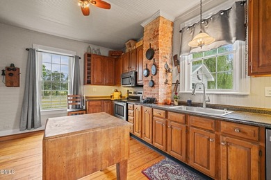 Begin your family's next chapter in this vintage 4 Bedroom, 2.5 - photo 14