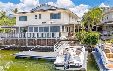 Welcome home to this stunning waterfront townhome in a prime - photo 3