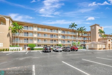 Lake Condo For Sale in Boynton Beach, Florida