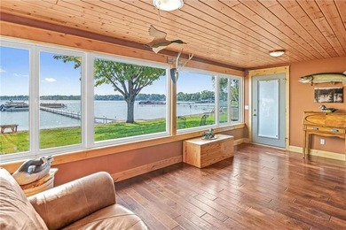 Experience high-end, turn-key, low-maintenance lake living on - photo 10