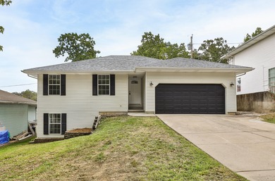 Lake Taneycomo Home For Sale in Branson Missouri