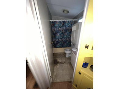 3 bedroom 2 bath home on .67 of an acre, fenced back yard, 2 car - photo 7