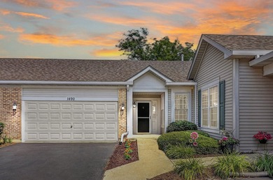 (private lake, pond, creek) Townhome/Townhouse For Sale in Romeoville Illinois