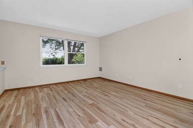 Welcome to effortless living in Grand Haven, one of Romeoville's - photo 5