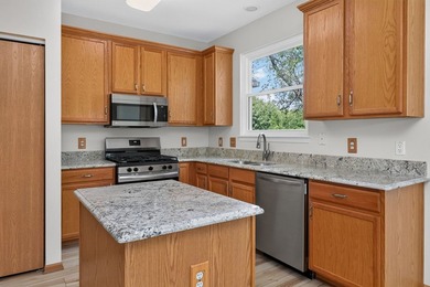 Welcome to effortless living in Grand Haven, one of Romeoville's - photo 9
