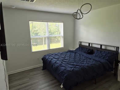 Beautiful and functional ranch design with spacious family room - photo 6