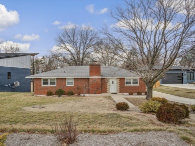 Dunlap Lake Home For Sale in Edwardsville Illinois