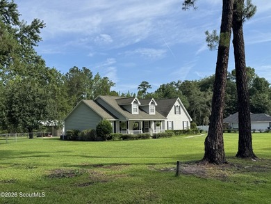 Welcome home! Country living that's close to town. Front porch - photo 27