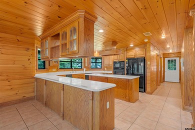 Experience the perfect blend of privacy, comfort, and East Texas - photo 9