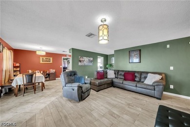 Discover this charming and well-maintained 3-bedroom, 2-bathroom - photo 11