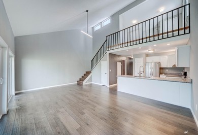 Welcome to this beautifully renovated, move-in ready property - photo 4