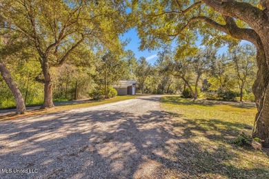 Looking for a 3-bedroom home? This one offers a great solution - photo 18
