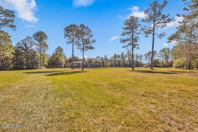 Looking for a 3-bedroom home? This one offers a great solution - photo 24