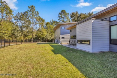 Looking for a 3-bedroom home? This one offers a great solution - photo 28