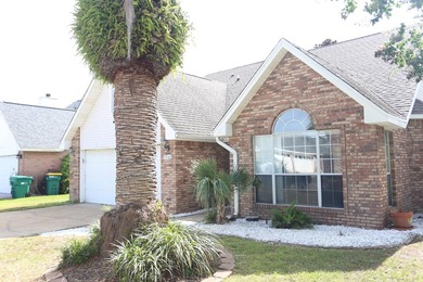 Welcome to your dream home in the heart of Destin! This - photo 2