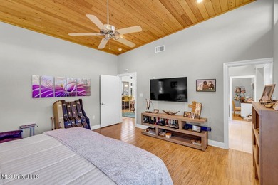 Looking for a 3-bedroom home? This one offers a great solution - photo 43