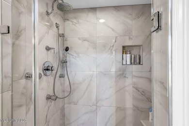 Looking for a 3-bedroom home? This one offers a great solution - photo 46